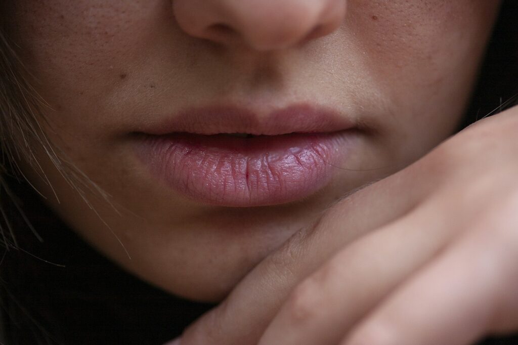 Les secrets pour soulager rapidement les lèvres gonflées : le guide ultime pour les femmes