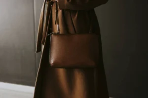 Comment choisir un sac bandoulière femme à la fois professionnel et raffiné ?